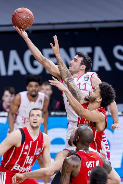 他在被采访 他在被采访